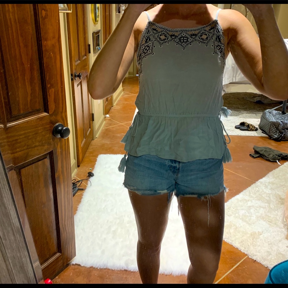 Cute boutique tank!